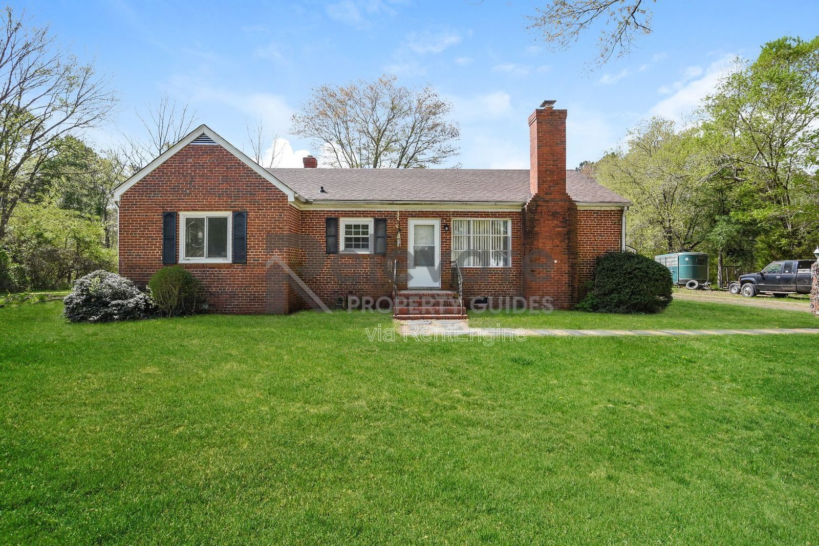Charles City Living! property image