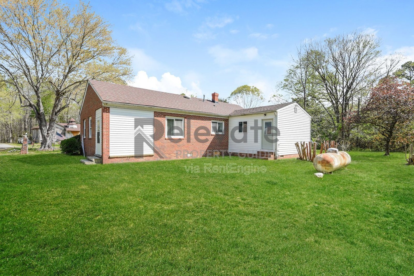 Charles City Living! property image
