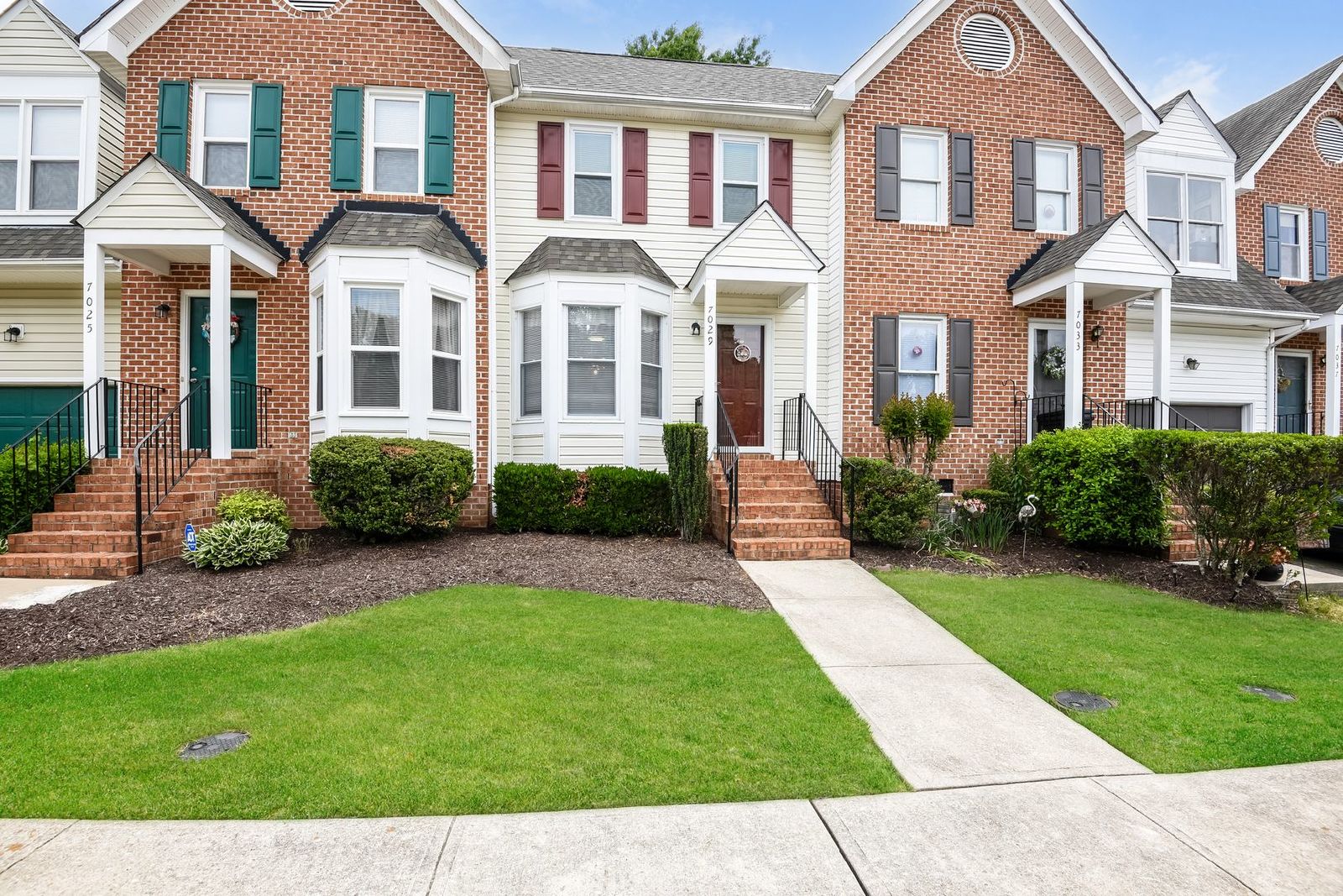 Tucked away, yet close to everything! property image