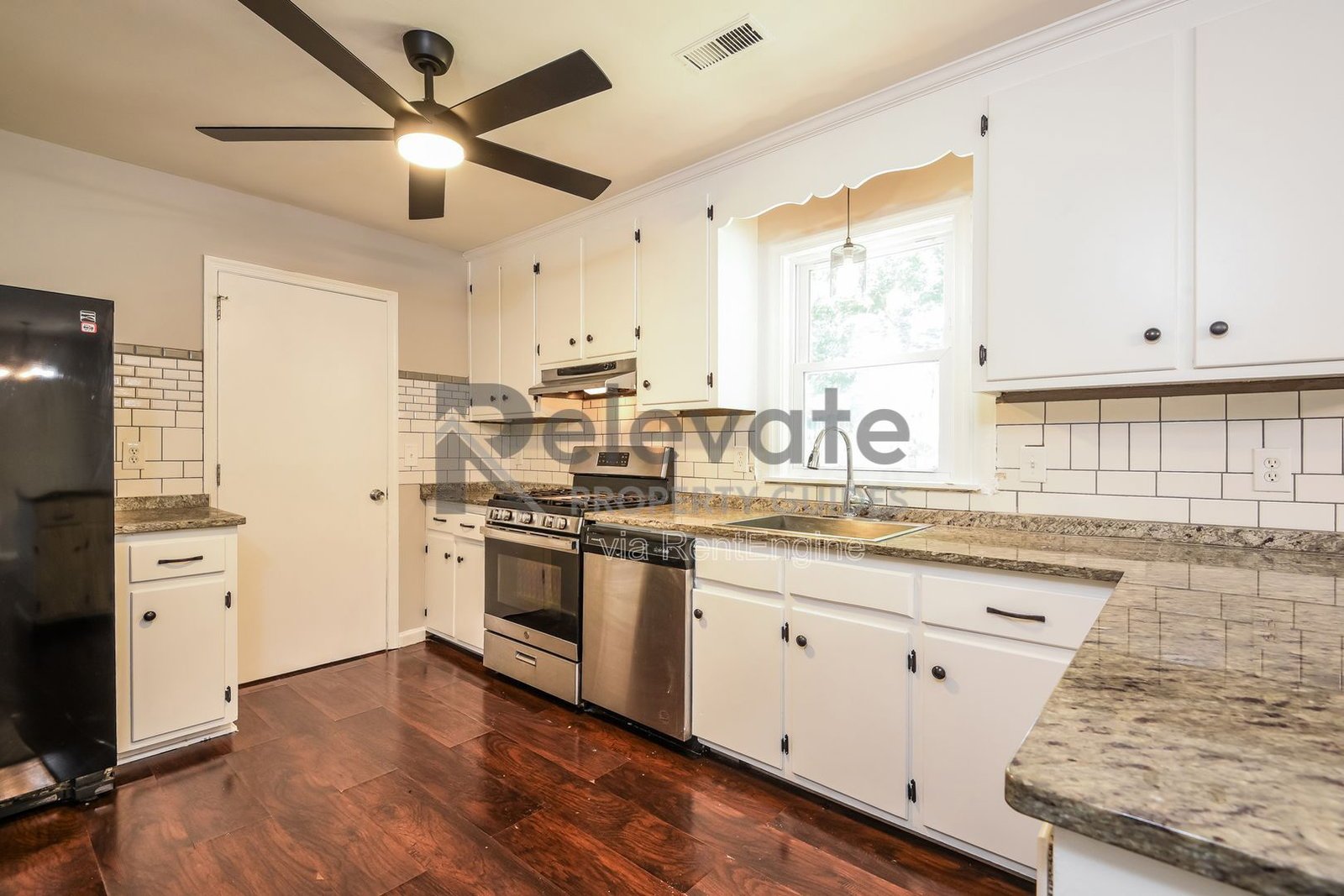Comfortable living in a convenient Petersburg location. property image