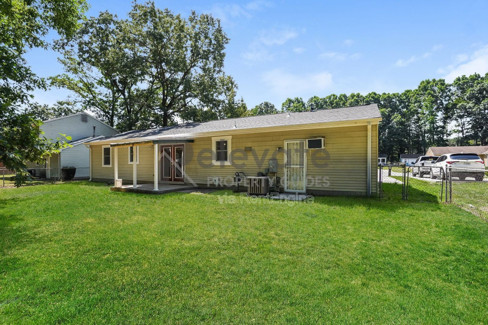 Comfortable living in a convenient Petersburg location. property image