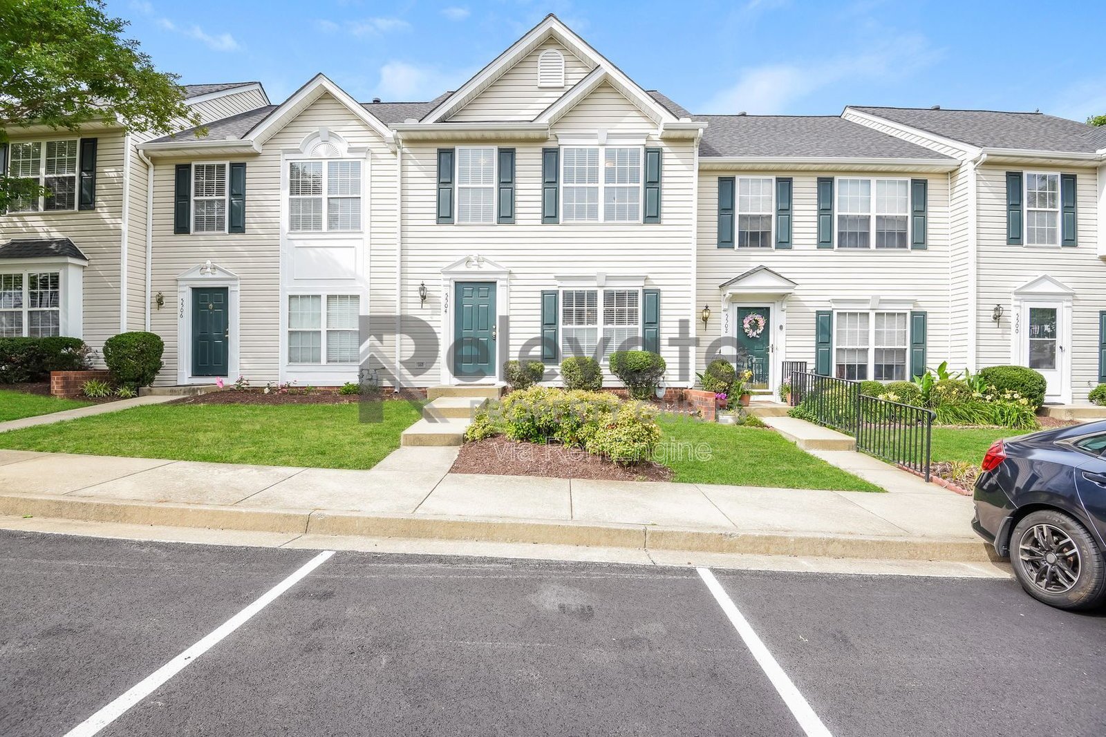 Three Bedroom Townhouse property image