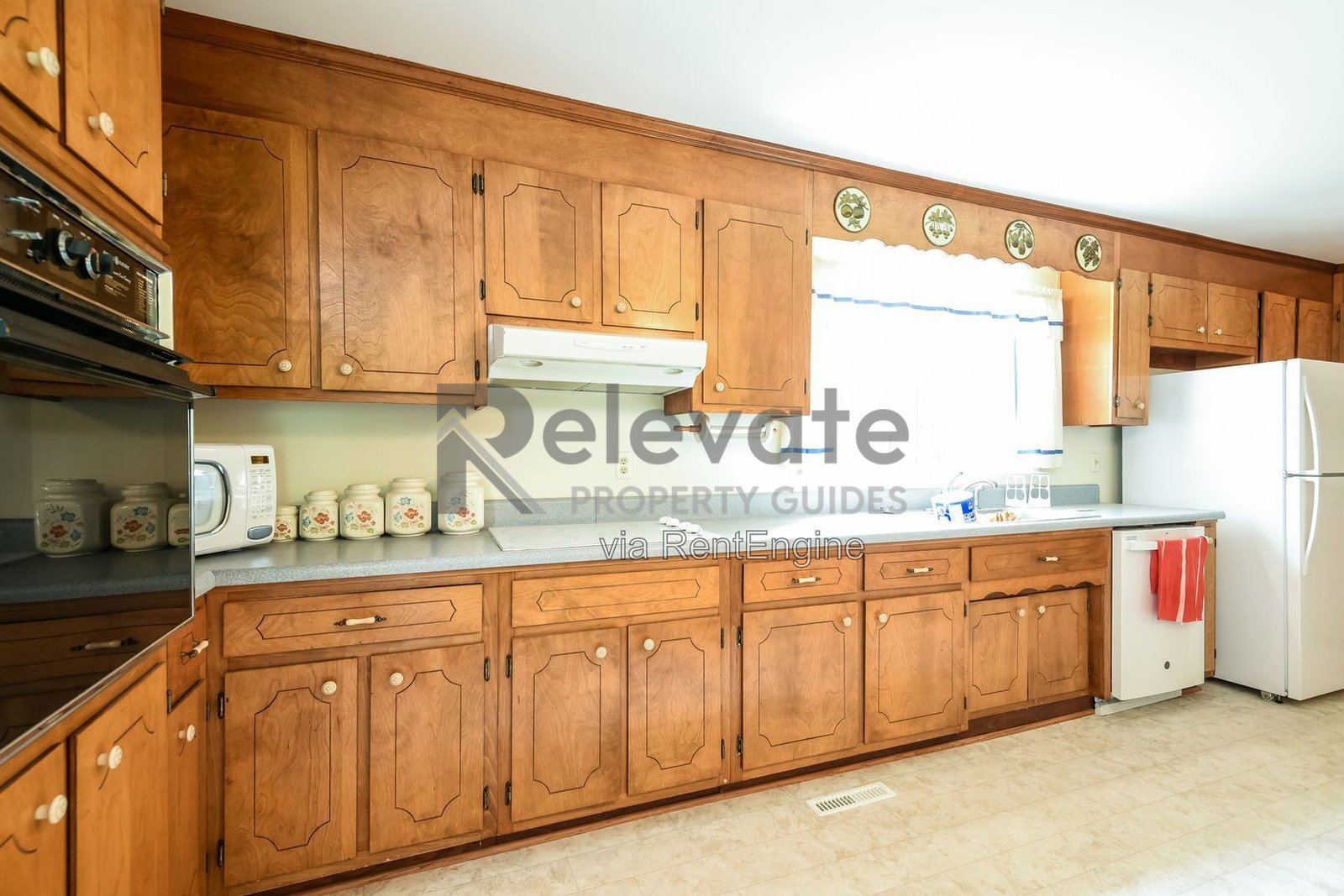 Fantastic Home with Huge Attached Garage property image