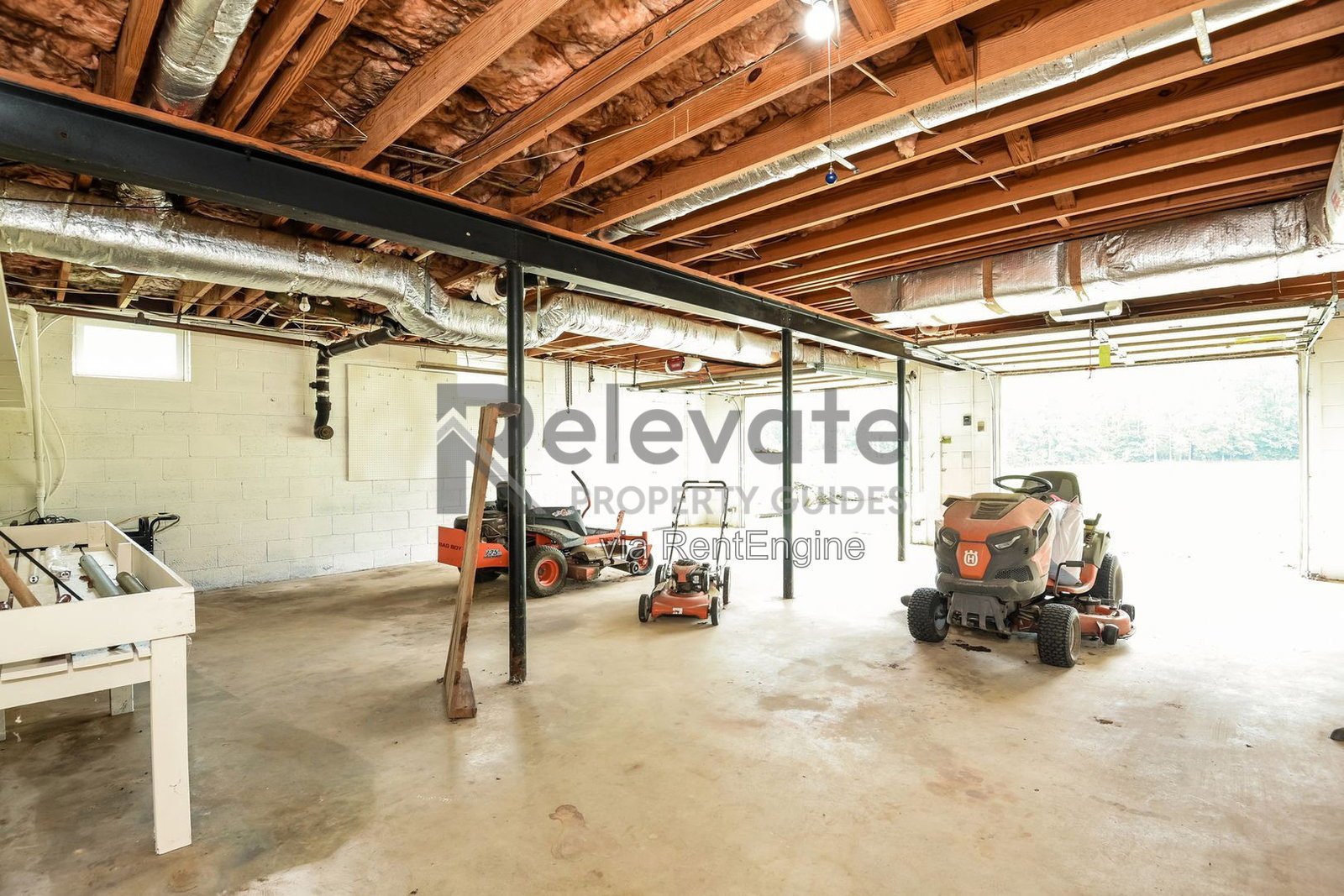 Fantastic Home with Huge Attached Garage property image
