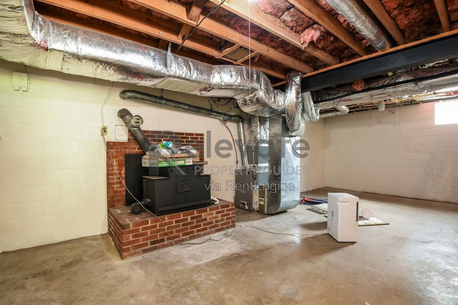 Fantastic Home with Huge Attached Garage property image