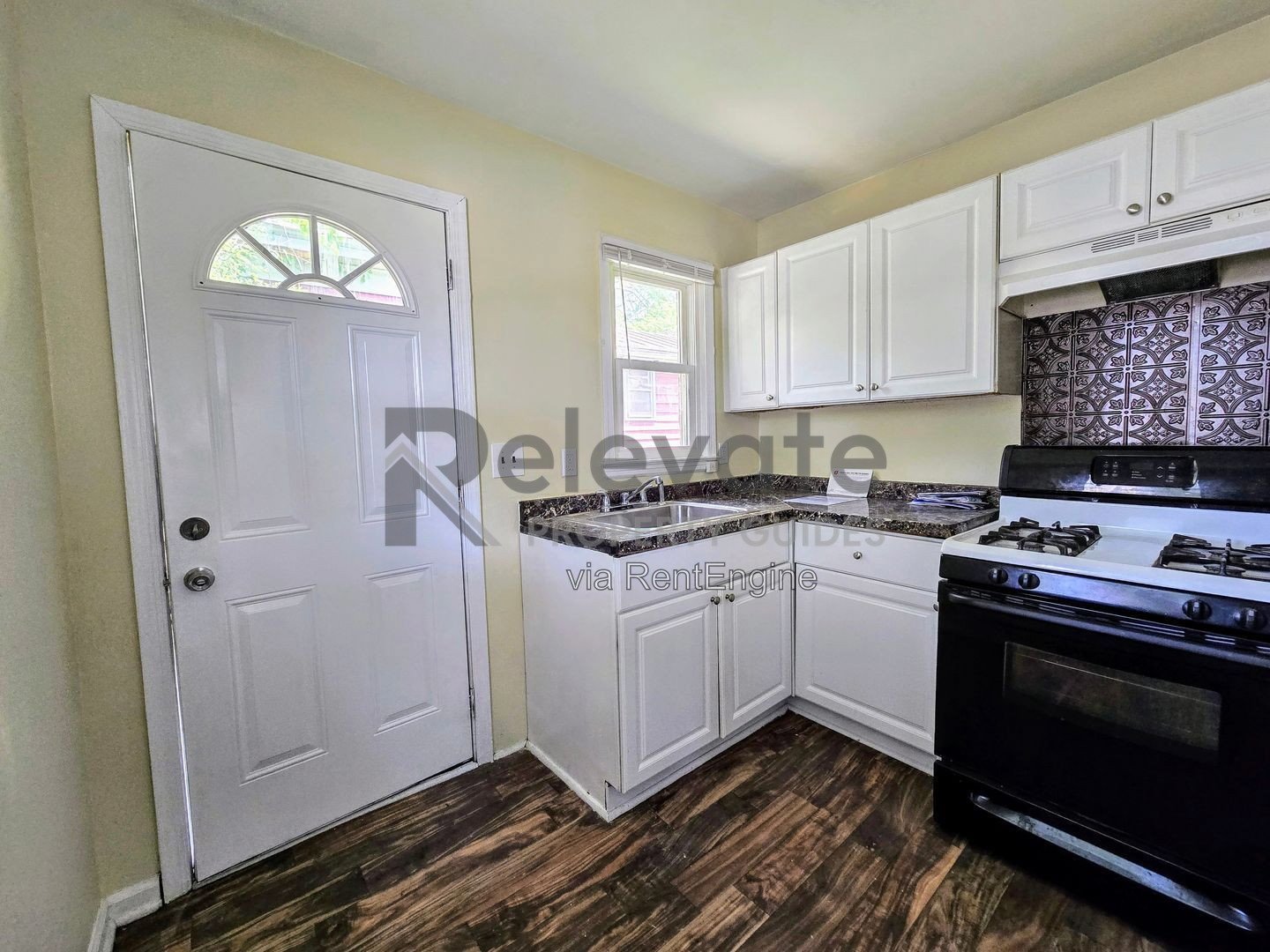 Comfortable Living, Convenient Location-Your Petersburg Home Awaits! property image