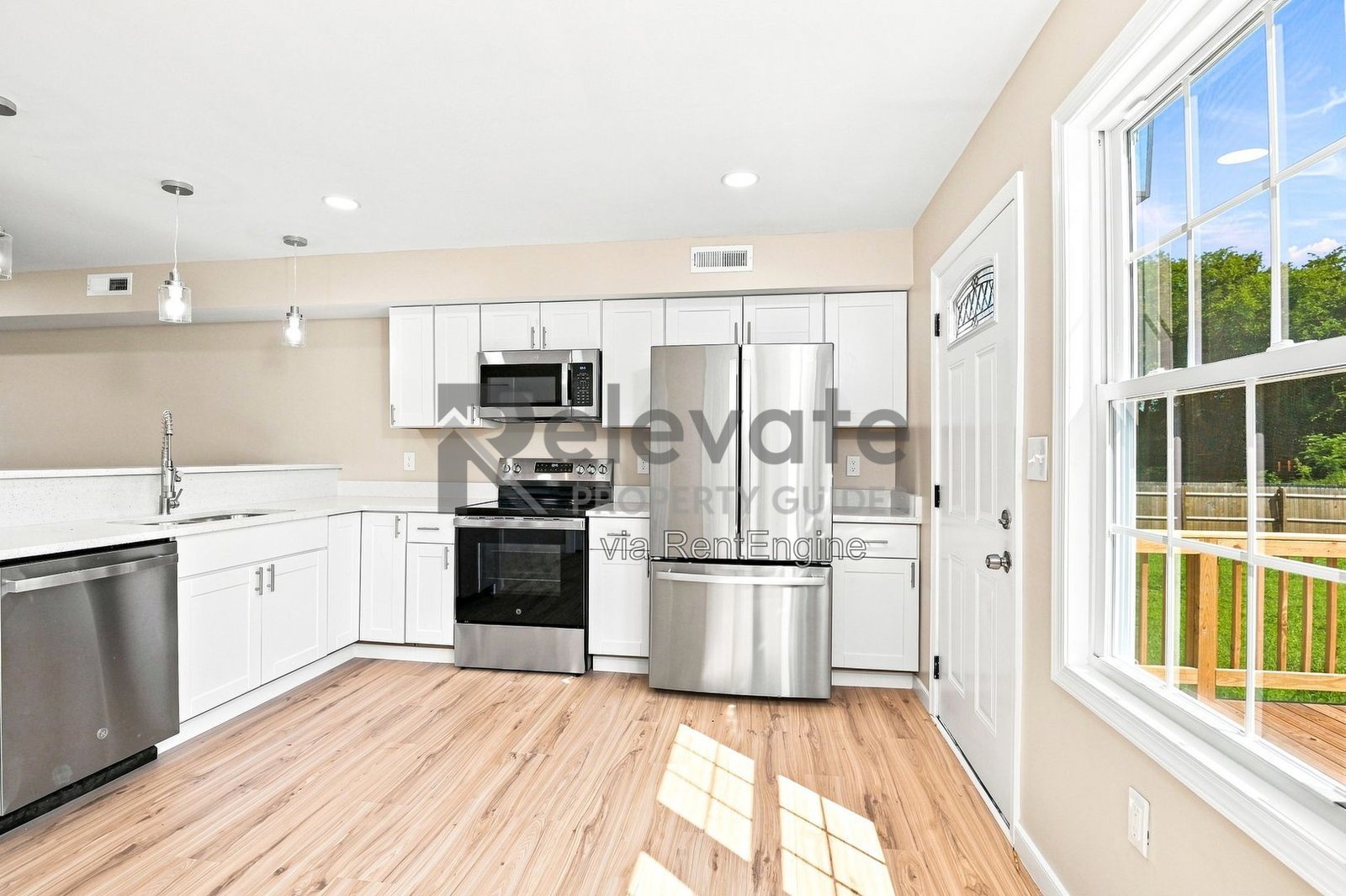 Modern Updates, Spacious Living, Prime Petersburg Location property image