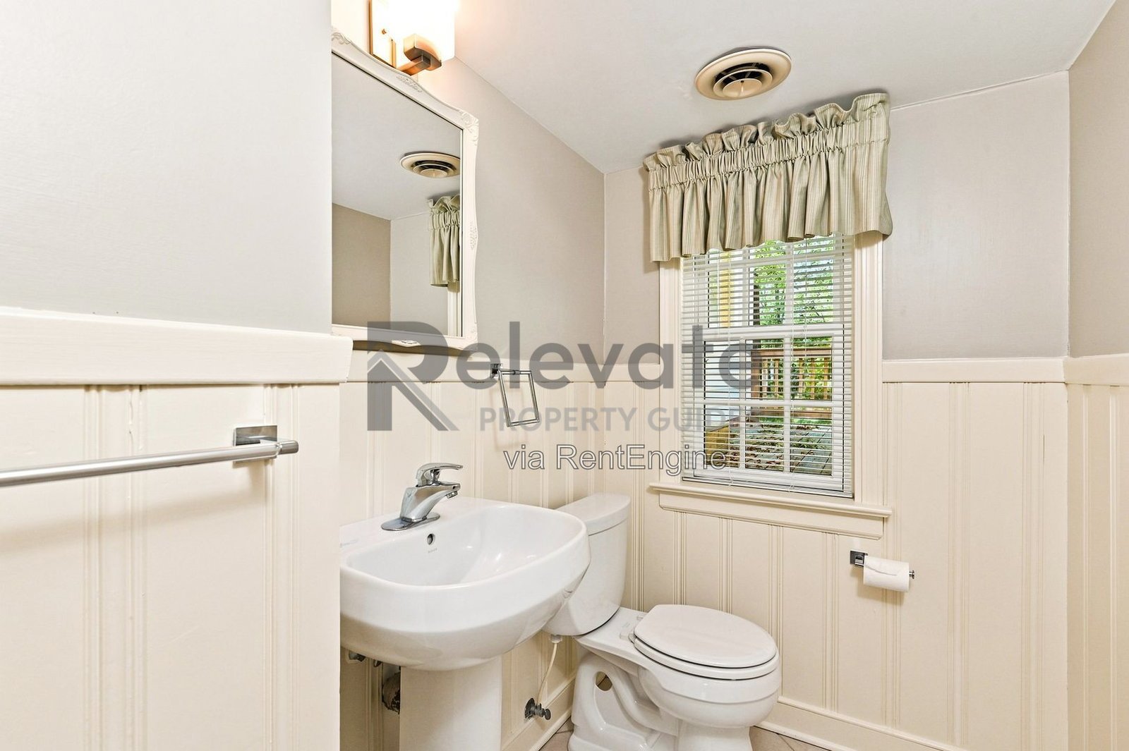 Comfort, Convenience & West End Living Await! property image