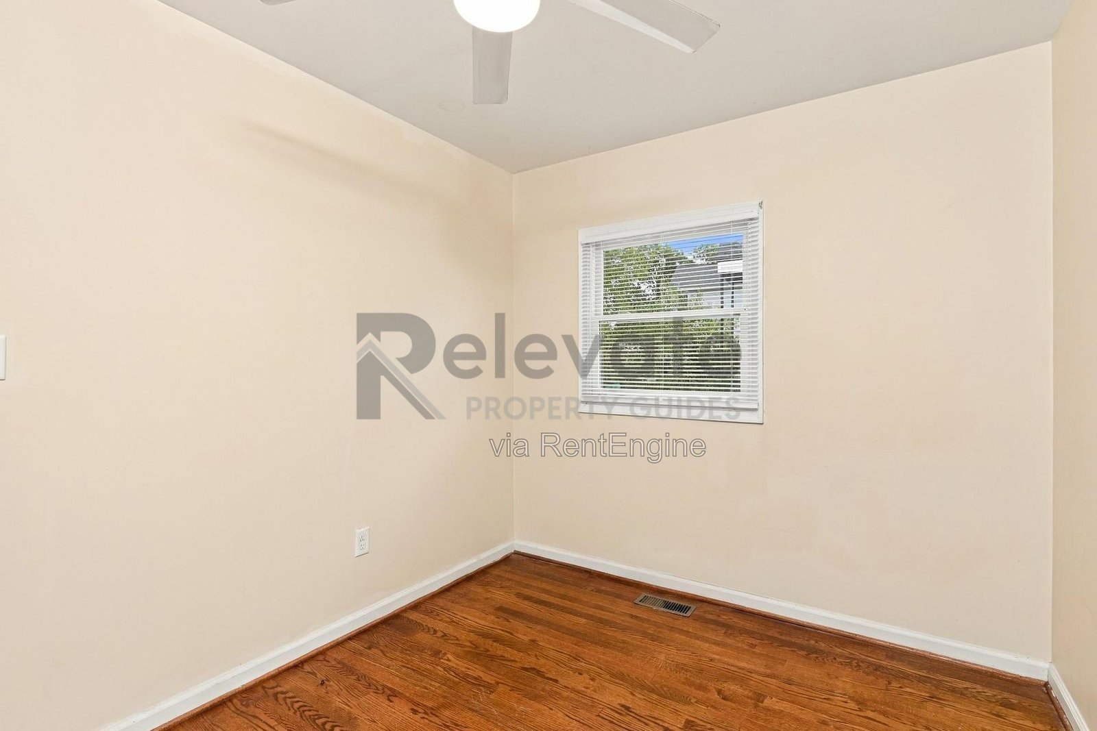 Charming 2-Bedroom Duplex with Fresh Updates in Petersburg! property image