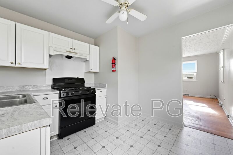 Charming 2‑Bed / 1‑Bath Home in Petersburg property image
