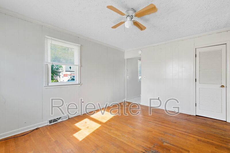 Charming 2‑Bed / 1‑Bath Home in Petersburg property image