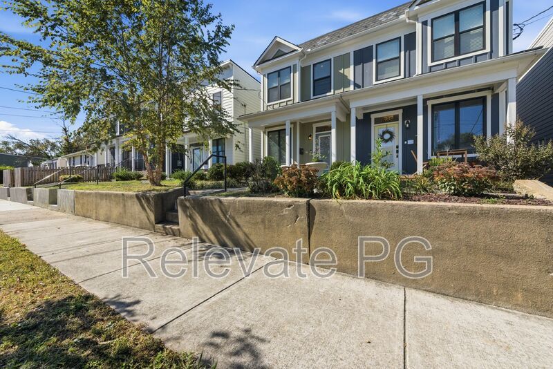 Modern comfort meets historic Church Hill charm! property image