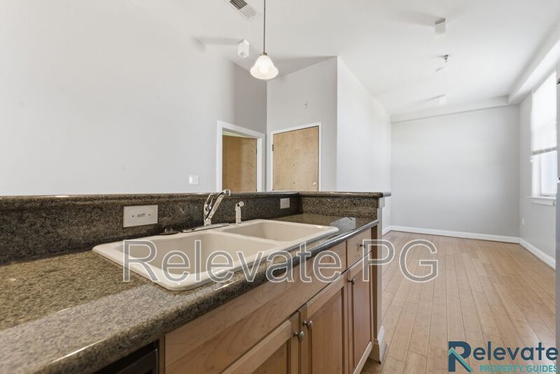 Stunning VCU-area Condo property image