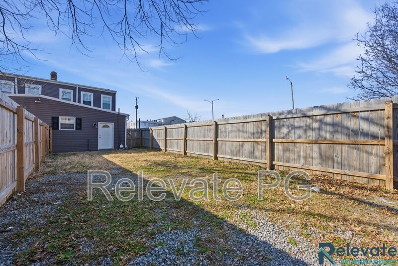 Urban convenience with neighborhood charm! property image