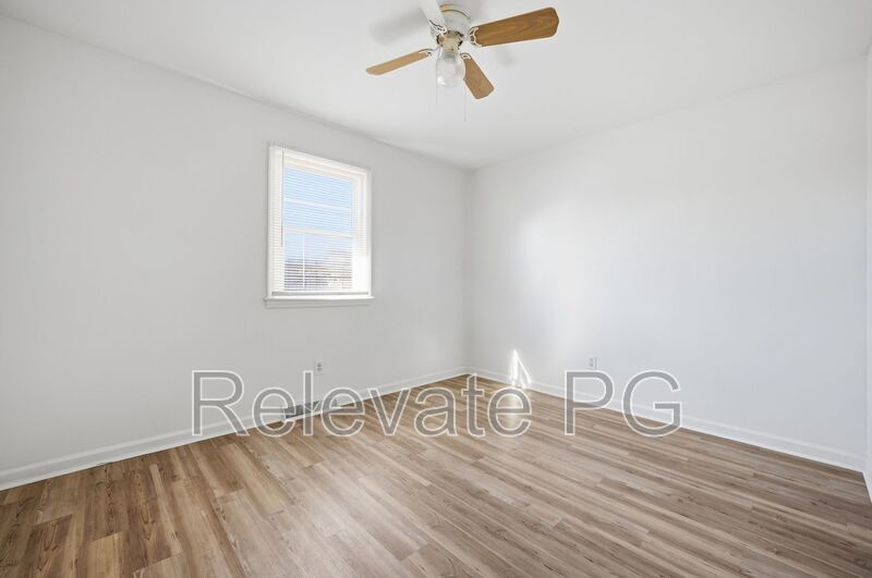 Comfortable living in a convenient Petersburg location! property image