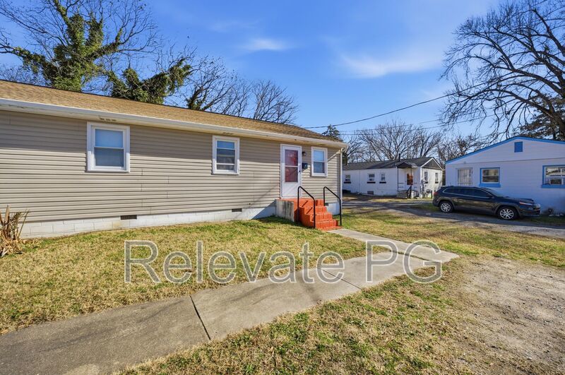 Comfortable living in a convenient Petersburg location! property image