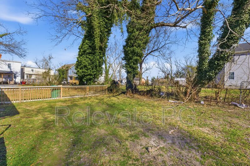 Comfortable living in a convenient Petersburg location! property image