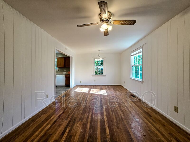 Comfortable living in a quiet convenient location! property image