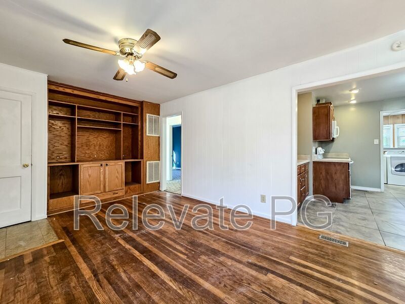 Comfortable living in a quiet convenient location! property image