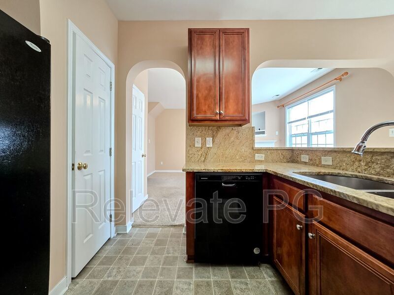 Spacious living in a prime Glen Allen location! property image