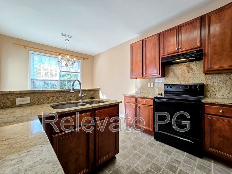 Spacious living in a prime Glen Allen location! property image