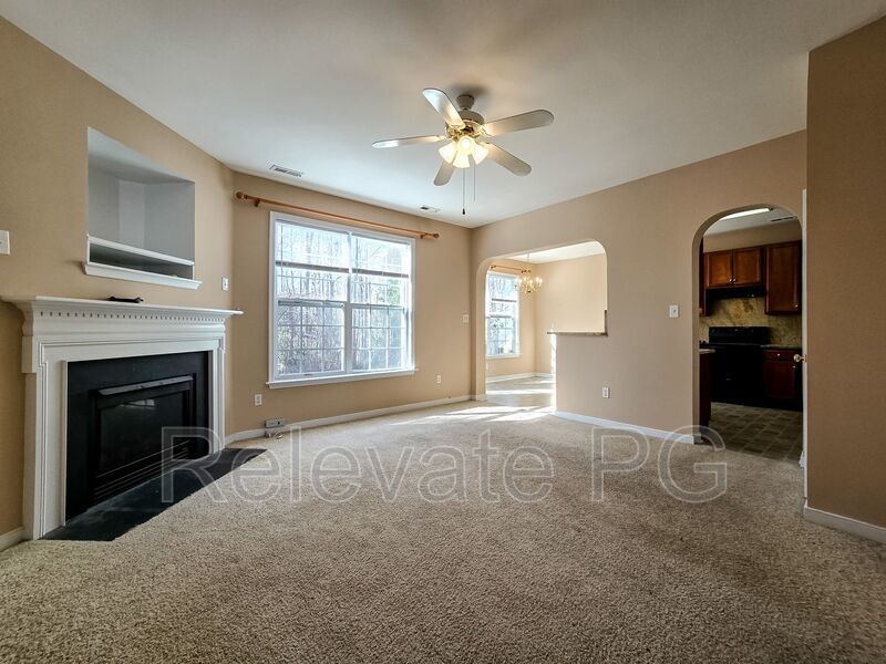 Spacious living in a prime Glen Allen location! property image