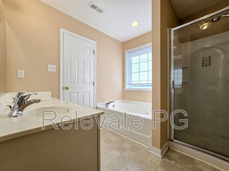 Spacious living in a prime Glen Allen location! property image